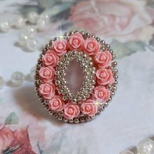 Parisian Roses ring embroidered with a Quartz cabochon adorned with resin roses and rocailles